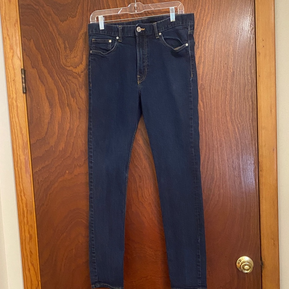 No name brand, women’s size 32/30 jeans.